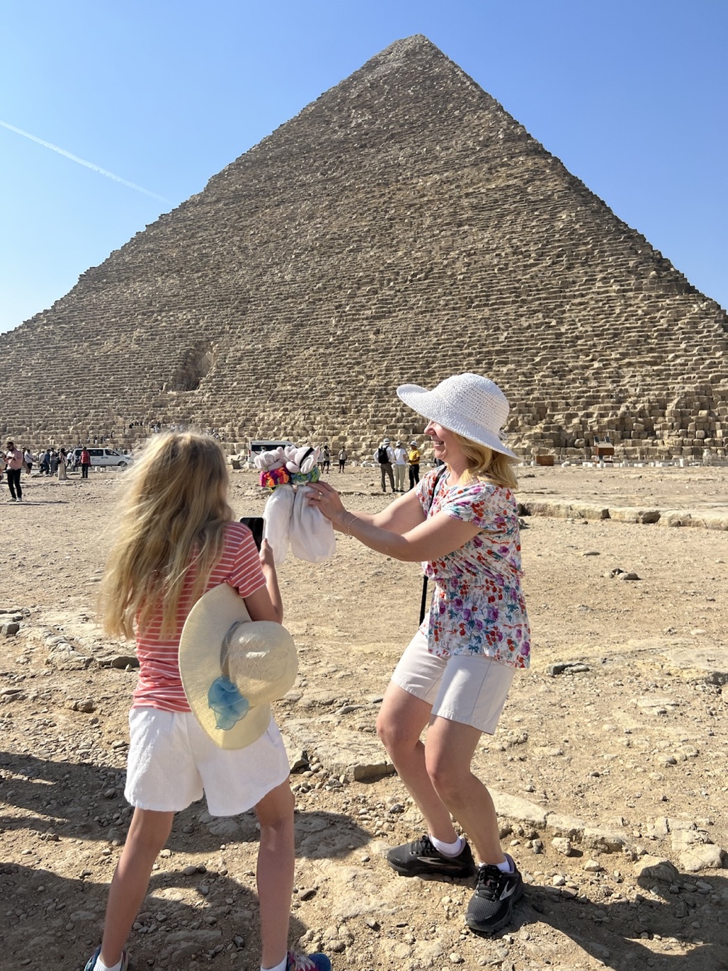 Wayfinder guests enjoying their visit beside the Great Pyramid of Giza